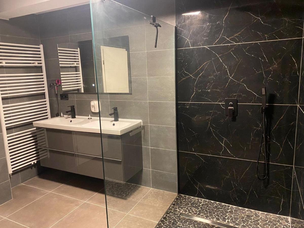 Cozy 120M² Apartment With 3 Bedrooms And 1 Home Cinema Useldange Екстериор снимка